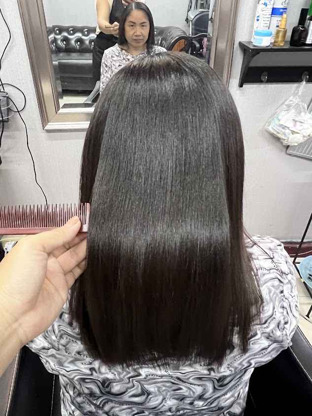 กรรไกรทองบาร์เบอร์ ตัดผมชาย/หญิง ร้านเสริมสวย michelle hair and nail,