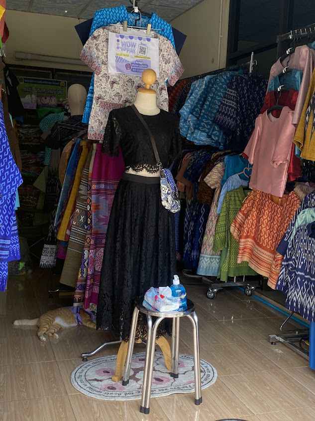 กลุ่มแม่บ้านชุมชนเทศบาลเมืองบ้านหมี่ (ภัสร์รัมภา ผ้าไทย)