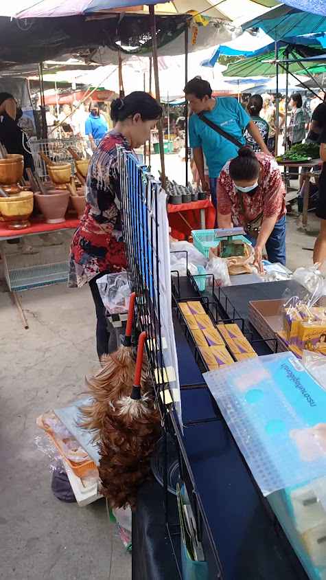 กองอำนวยตลาดนัด หน้าค่ายจิรประวัติ - 4