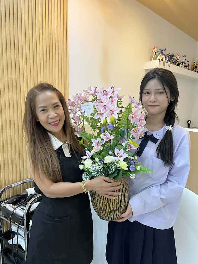 กุ๊กกิ๊ก กุ๊กกิ๊ก (มีสาขาเดียว!) ร้านทำผมหลังศาลหลักเมือง - 2