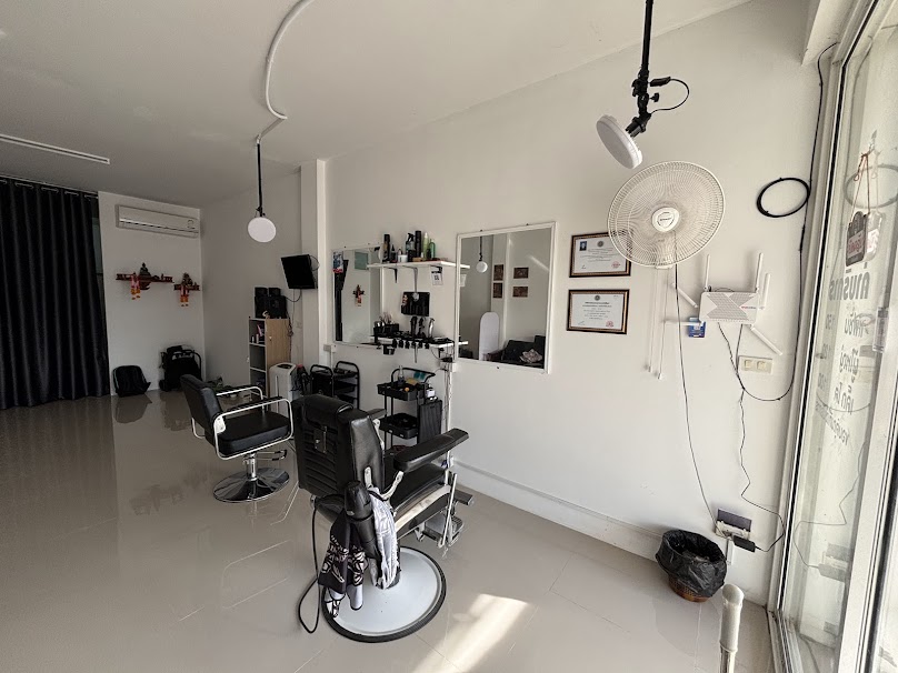 คันฉ่อง บาร์เบอร์ ตัดผมชายสุรินทร์,Vintageclassichaircut FB: Kunchong Barber - 4
