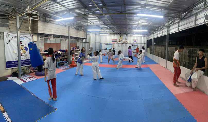ชมรมแบดมินตันศรีสะเกษ (ssk badminton) - 2