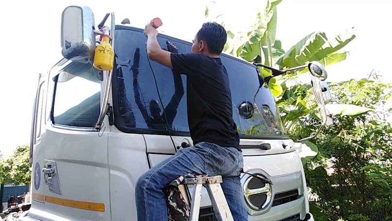 ช่างช้าง สุขชุมพลประดับยนต์ - 4