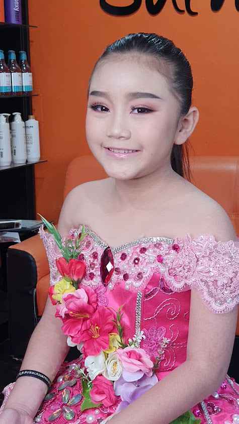 ช่างผมช่างคิ้วช่างแต่งหน้า แฮร์สไตล์ลิส - 3