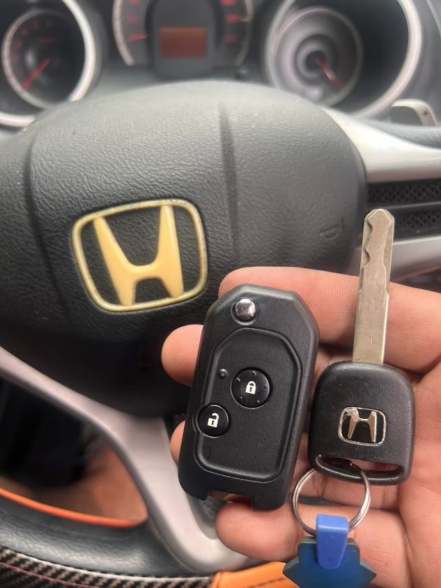 ช่างเจี๊ยบ กุญแจด่วนพัทยา Jeab Quick Key Pattaya - Car & Motorcycle Locksmith
