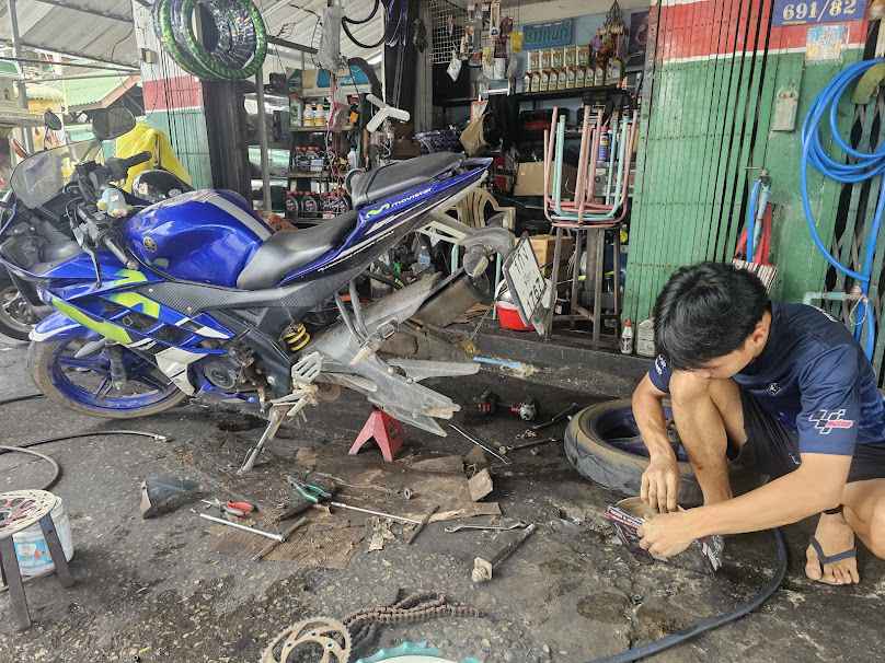 ช่างแขกมอเตอร์ไซค์