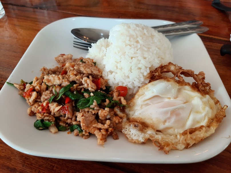 ตลาดกลางไม้ขุดล้อม ต.ชะอม - 3