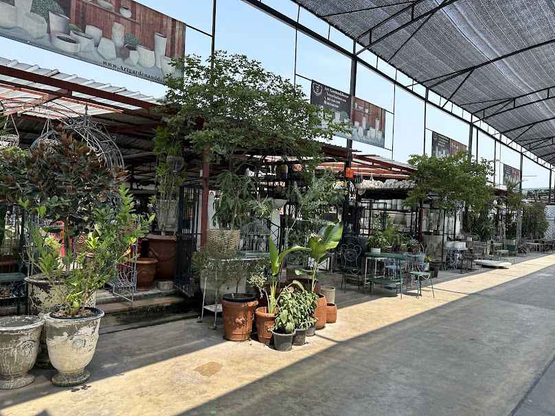ตลาดต้นไม้ แสงอารีการ์เด้น
