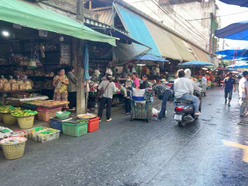 Fruit market
