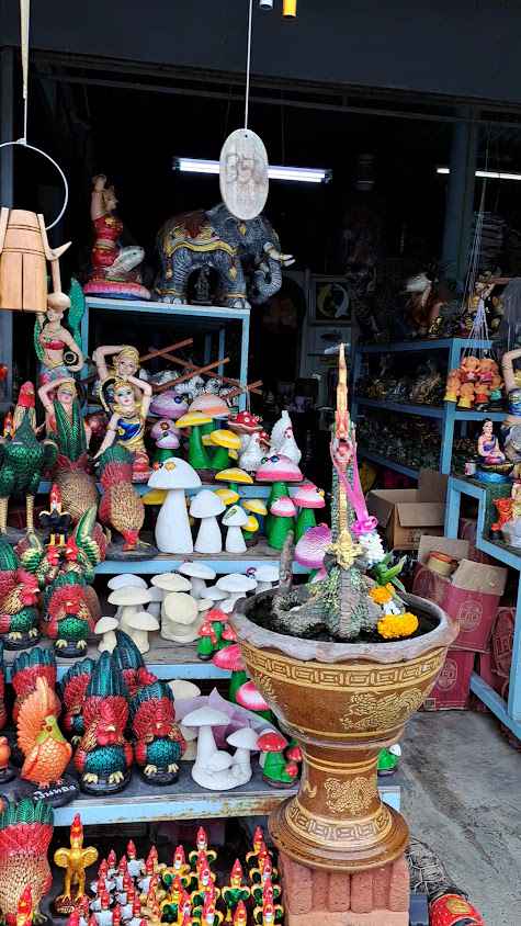 ตลาดแก้วเจ้าจอม คลอง15 แหล่งจำหน่ายพันธุ์ไม้และของตกแต่งสวน - 3