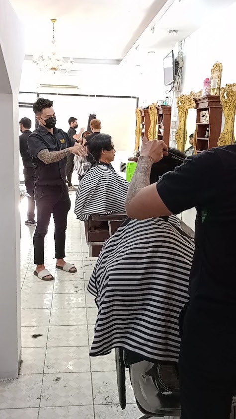 ตัดผมชาย อุดรธานี London Barber สาขา 2 - 3