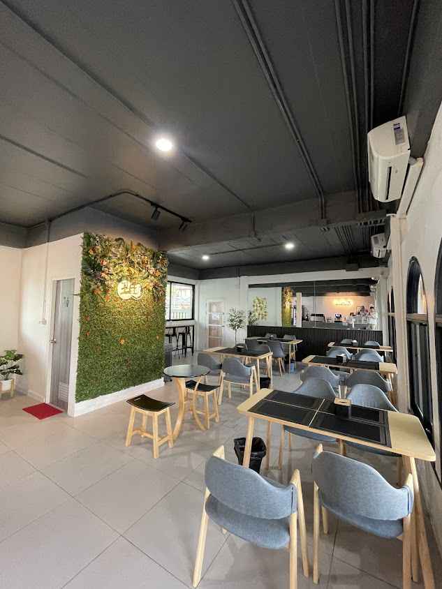 ทูโทน Twotone cafe' & bistro