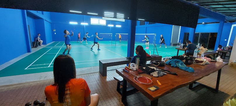 ธีรวัฒน์แบดมินตัน Mr T Badminton Court
