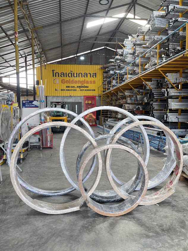 บจก.โกลเด้นกลาส2019(TOSTEM DEALER) ร้านขายกระจก อลูมิเนียมที่ใหญ่ที่สุดในจังหวัดเลย - 2