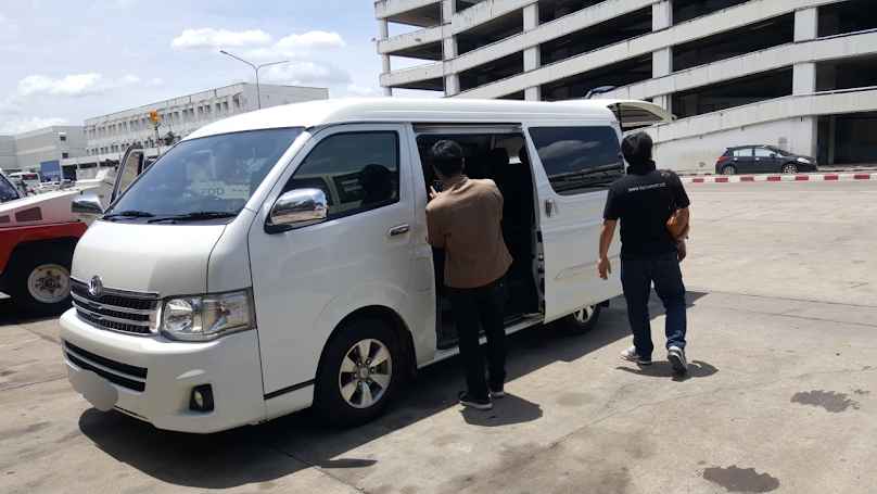 บริการรถตู้ Ventury Vip Van Serviceพร้อมคนขับหรือเช่าขับเอง