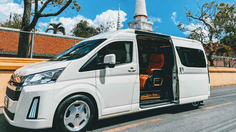บริการรถเช่า Alphard Vip Nakhonsi By.ส.สามลูกรัก
