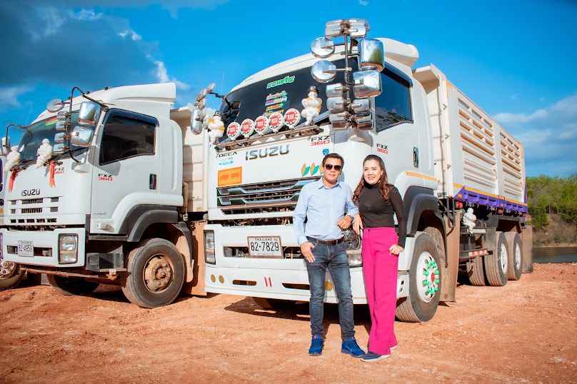 บริษัท เพชรสุราษฎร์ธุรกิจ จำกัด