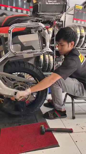 Ban Chang Motorcycle Tire Shop & Service - 3