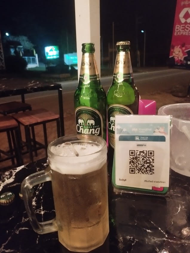 ปุ้ยบาร์ อาหารและเครื่องดื่ม