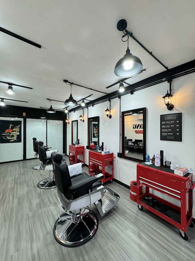 ผมทอง Barbershop ม.กรุงเทพ