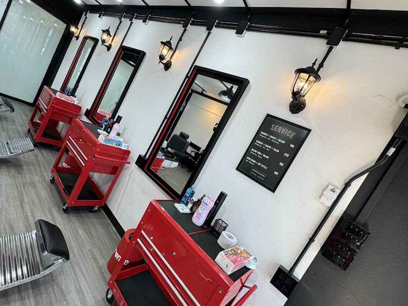 ผมทอง Barbershop ม.กรุงเทพ - 3