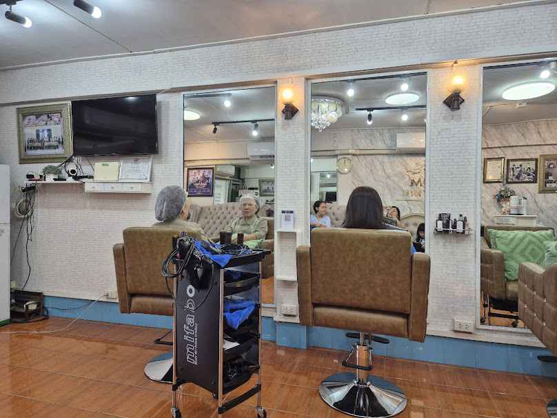 พลอยนิล Hair Stylist - 2