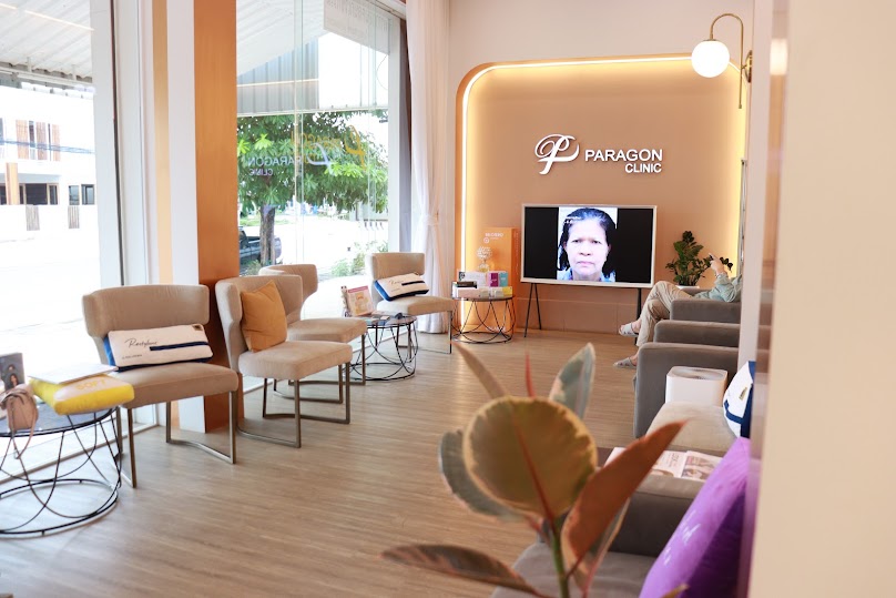 พารากอน คลินิก พิจิตร Paragon Clinic Phichit คลินิกเสริมความงามปรับรูปหน้า ฟิลเลอร์ อัลเทอร่า โบทอก ไอซ์ไฮฟู่ ฝ้า สิว หลุมสิว - 2