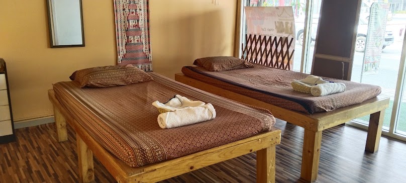 พิงค์นคร (Pingnakorn) Hair and Massage - 2