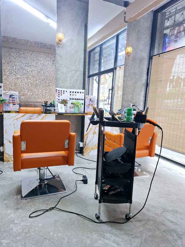 มอม้วนซาลอน & Momuan Salon ทำผมชาย-หญิง