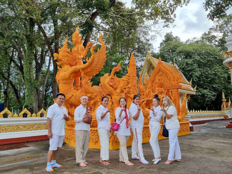 รถตู้เช่านครพนม หนุ่มรถตู้ - 2