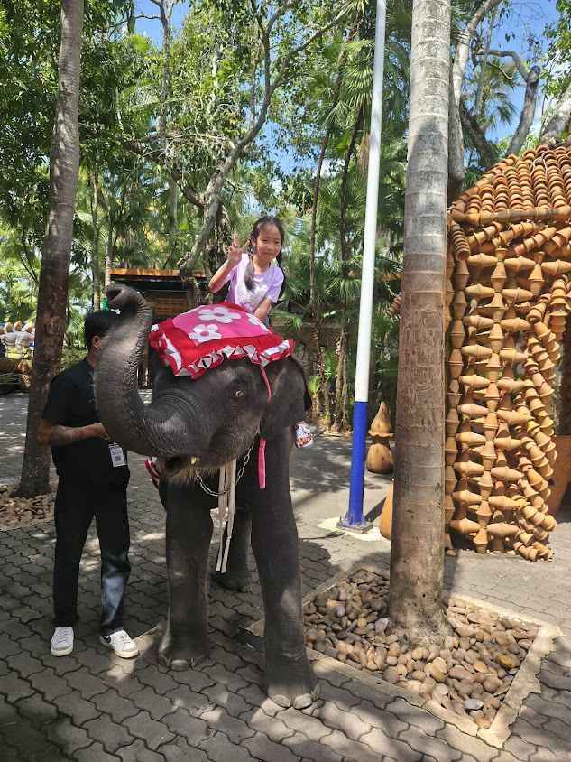 รถตู้ van เช่าน่าน หลวงพระบาง ปกป้อง ใจสุภาพ