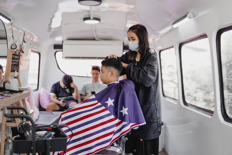 รถบัสตัดผม Cut & Style (จุดจอดนอกสถานที่)