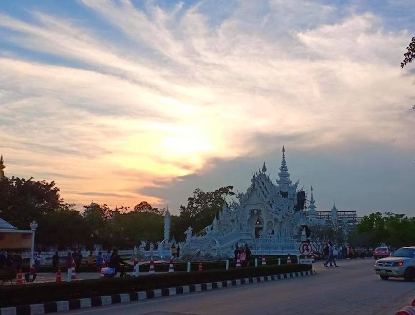 รถเช่าเชียงรายพร้อมคนขับ หรือ ขับเอง - 2