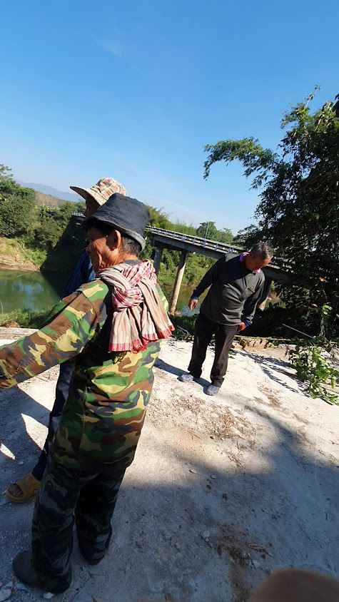 รับเหมาขุดสระถมที่ ขุดตอ ลอกคลอง,ลำเหมือง ปรับพื้นที่และให้บริการรถแทรกเตอร์มีอุปกรณต่อพ่วงครบวงจร(ราคามิตรภาพ) - 2