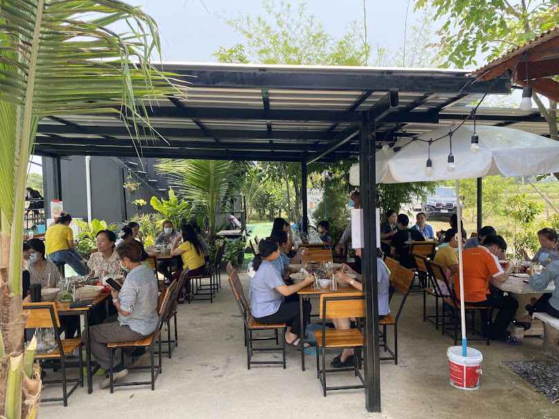 รื่นรมย์ Café & Bar