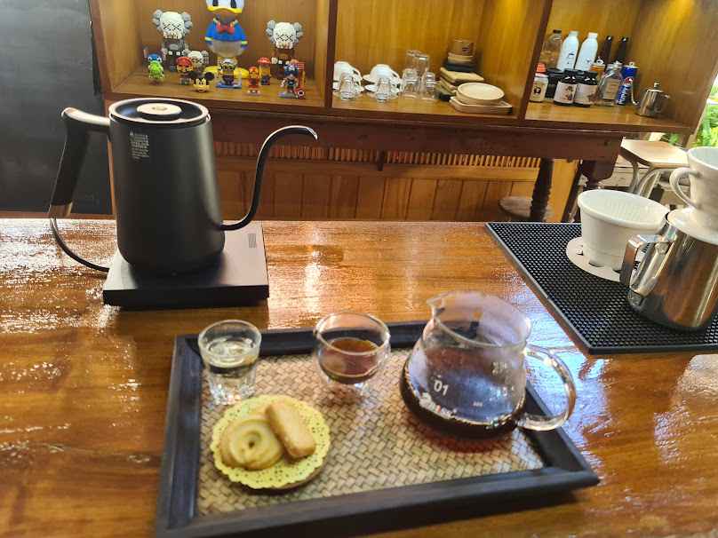 ร้านกาแฟบาร์ลับรับ - 4