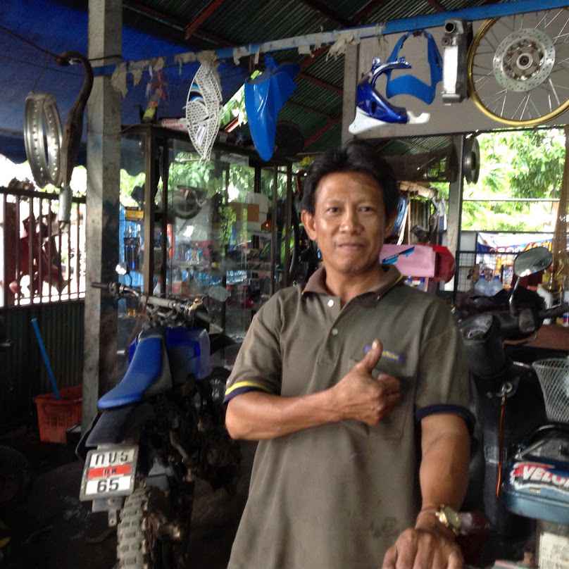 ร้านช่างภัทรกำแพงหลังตลาดศูนย์ - 2