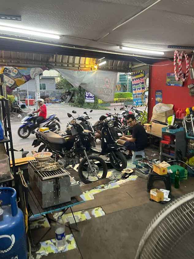 ร้านซ่อมมอเตอร์ไซค์ ช่างเกมส์