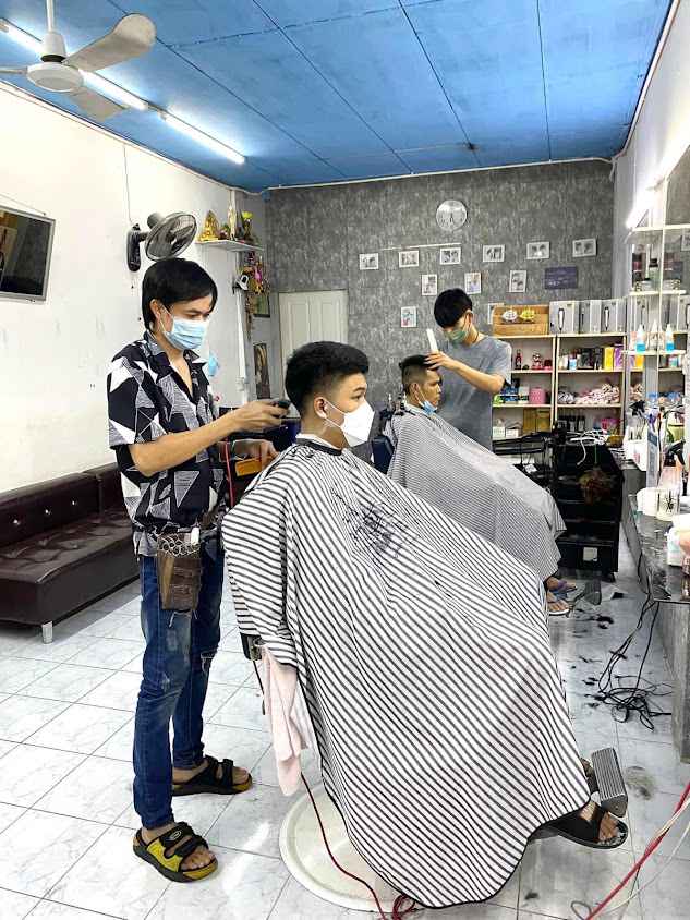 ร้านตัดผมชายบิลลี่บาร์เบอร์