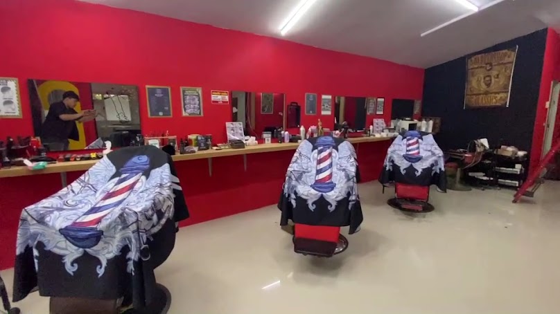 ร้านตัดผมชายศรีษะหล่อ​ แม่โจ้ (Handsome Heads) Barber Shop - 3