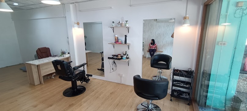 ร้านตัดผมชายหญิง ทักCut Hair Design - 3