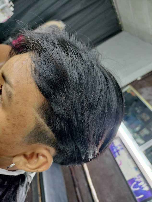 ร้านตัดผมชายหญิง ManawbarberShop