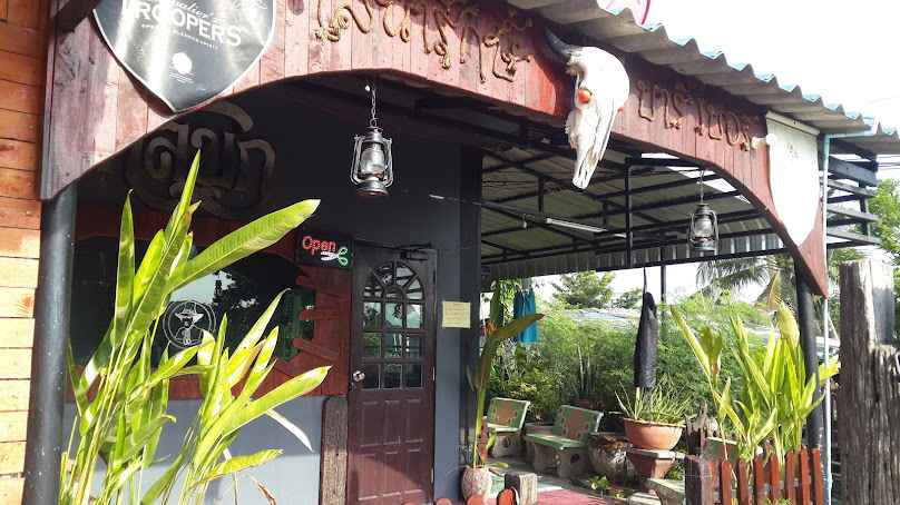 ร้านตัดผมชายเสนารักษ์บาร์เบอร์(ช่างแสง) - 2