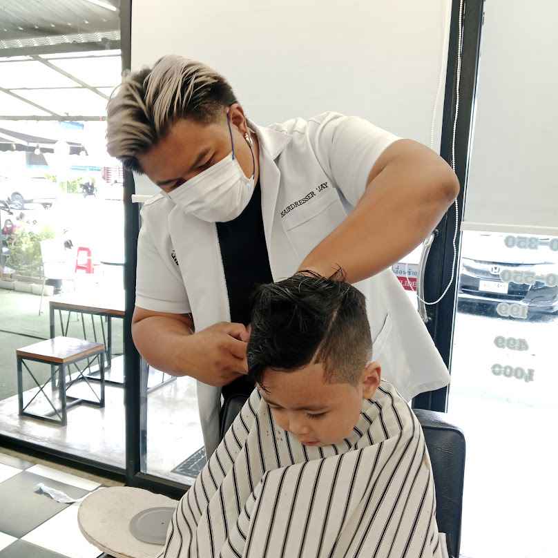 ร้านตัดผมชาย ท่ารั้ว บาร์เบอร์ เชียงใหม่ THA RUA BARBER - 2