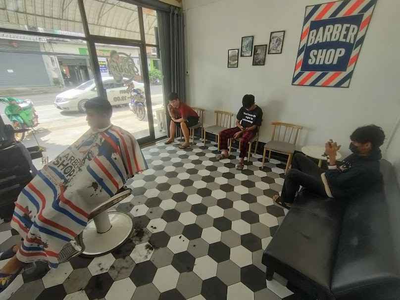 ร้านตัดผมชาย บอลบาร์เบอร์ _Ball barberShop