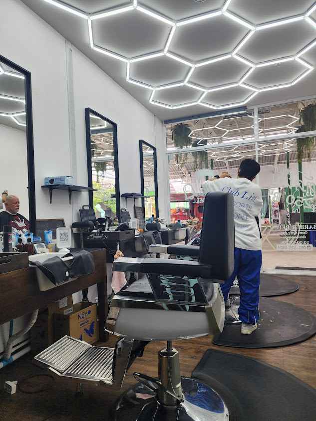 ร้านตัดผมชาย Barber bell - 4