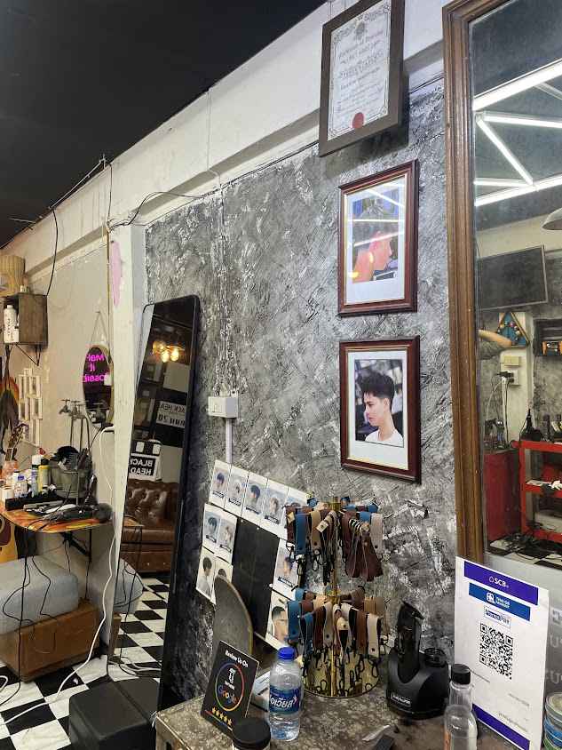 ร้านตัดผมชาย Black Head Studio - 2