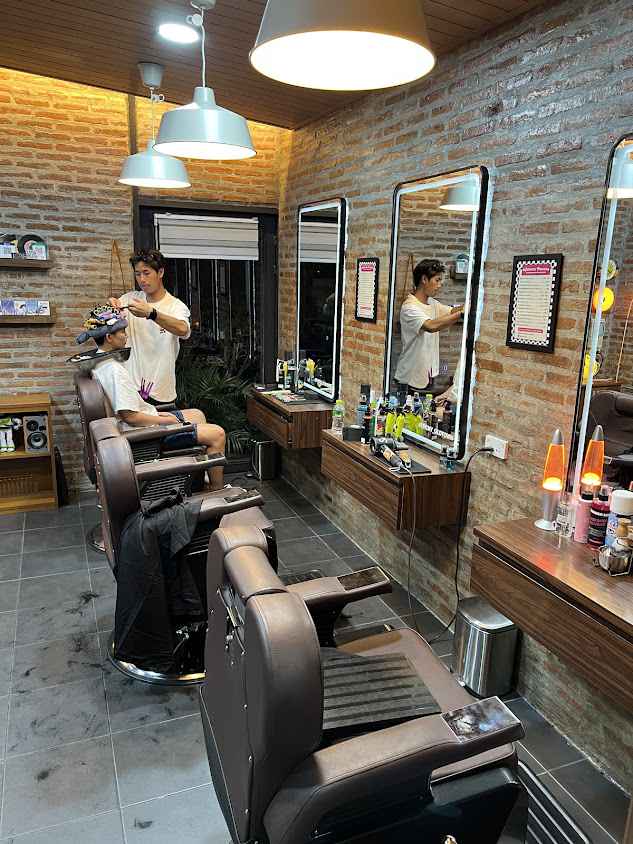 ร้านตัดผมชาย Sticky Hair Barber - Old Town สาขาวัดพระสิงห์ (สาขา5) - 4