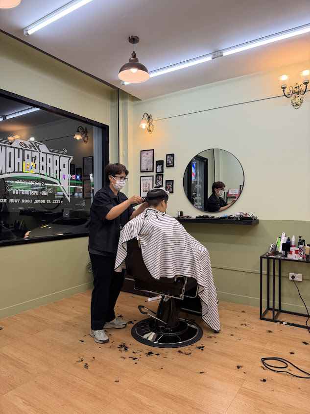 ร้านตัดผมชาย The Barber Home - 4