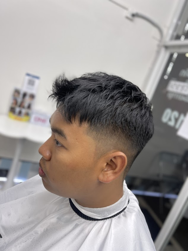 ร้านตัดผมชายSaw Cutz